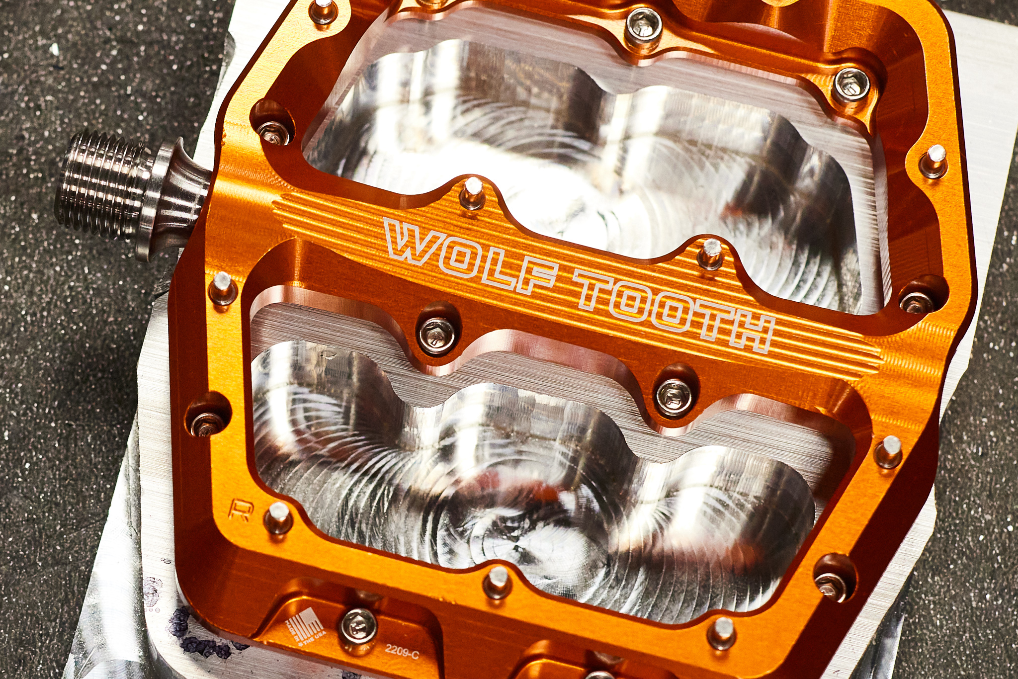 Pedali Wolf Tooth Waveform Alluminio